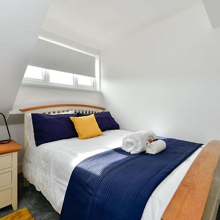 Spacious 2 Bedroom Apartment In The Heart Mumbles Exterior foto
